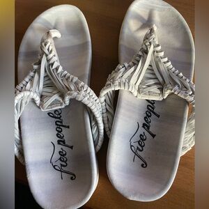 Free people ivy handwoven footbed sandals bone color size 37